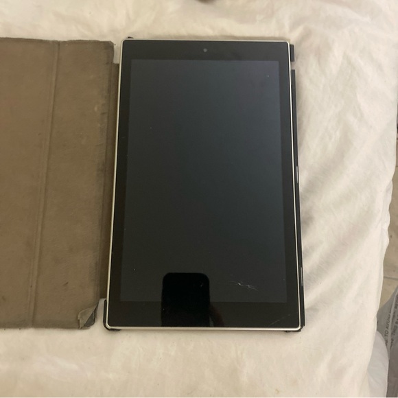 Amazon Tablet - Black - Picture 2 of 8